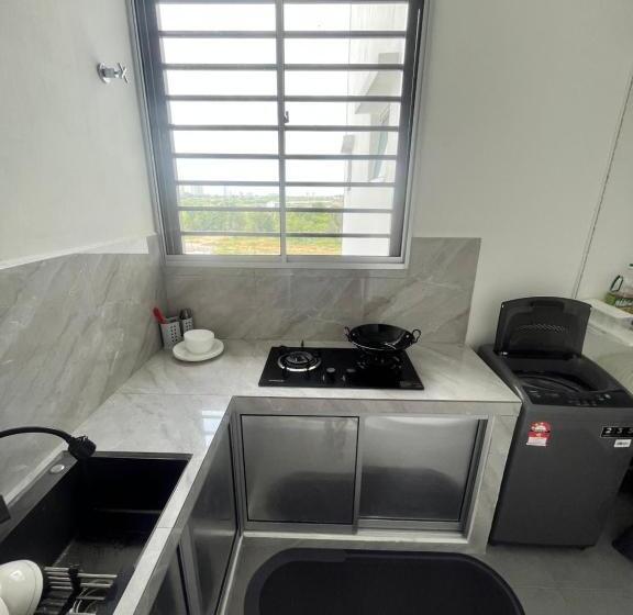 סוויטה משפחתית, Amber Height, Seri Alam, Masai #anhome