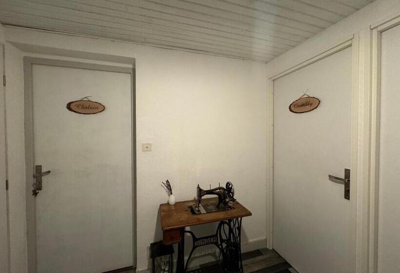 패밀리 룸, Aux Lacs Et Cascades