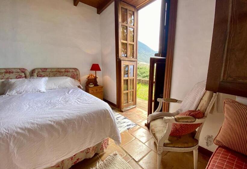 חדר משפחתי נוף לגינה, La Rayuela Suites