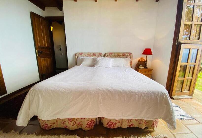 חדר משפחתי נוף לגינה, La Rayuela Suites