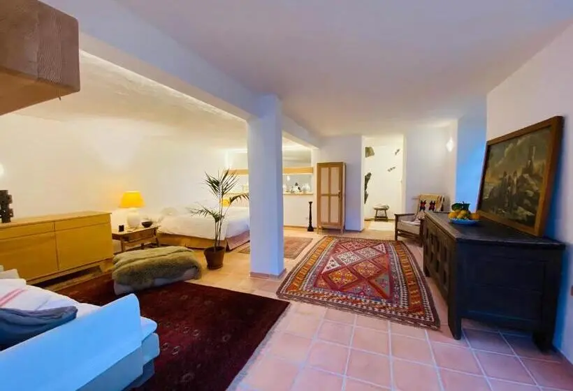 سوییت با چشمانداز باغ, La Rayuela Suites
