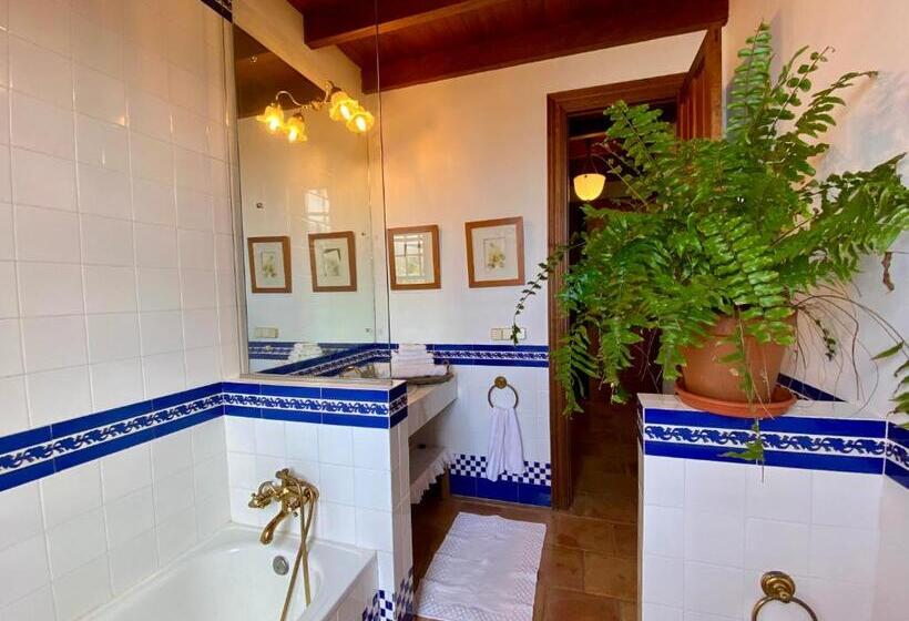 חדר משפחתי נוף לגינה, La Rayuela Suites