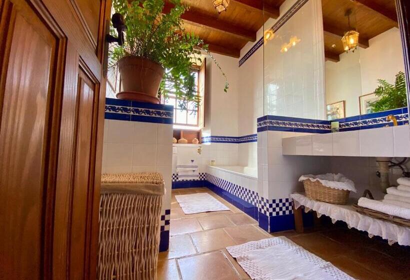 חדר משפחתי נוף לגינה, La Rayuela Suites