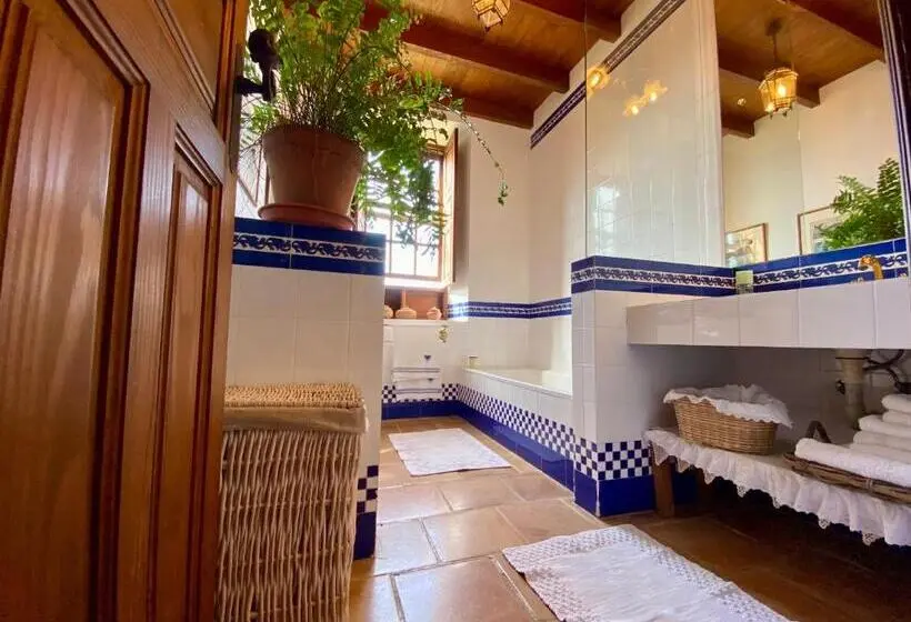 اتاق خانوادگی با چشمانداز باغ, La Rayuela Suites