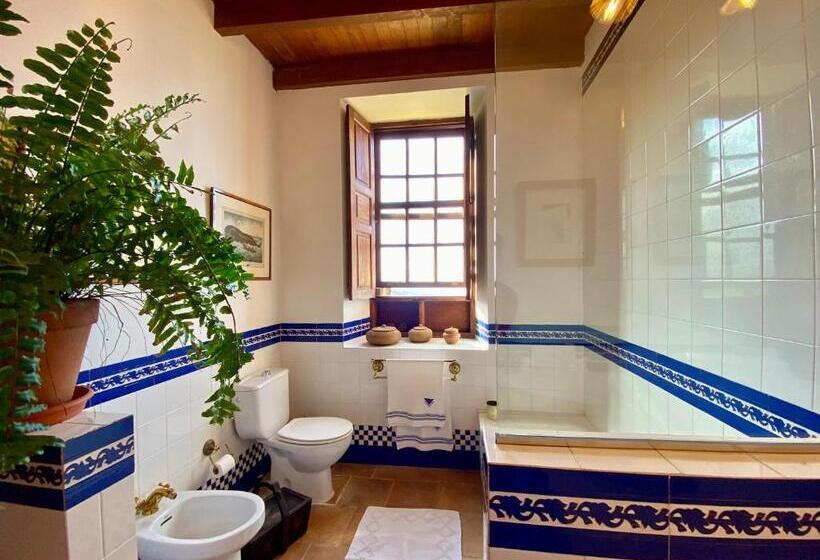 חדר משפחתי נוף לגינה, La Rayuela Suites