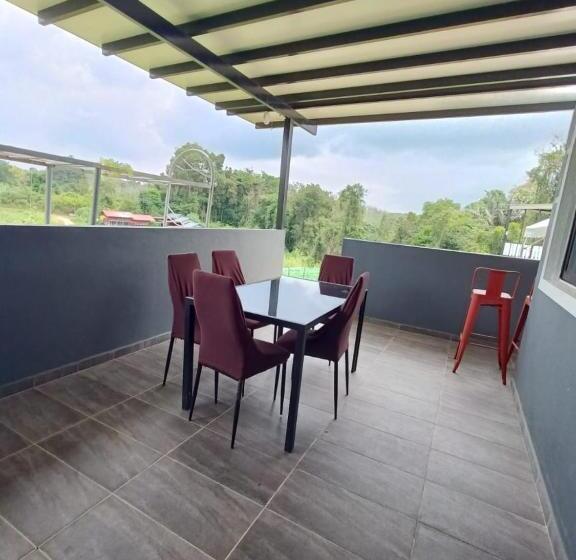 Семейный Номер Вид на Сад, Perry Barr La Ganta Residence