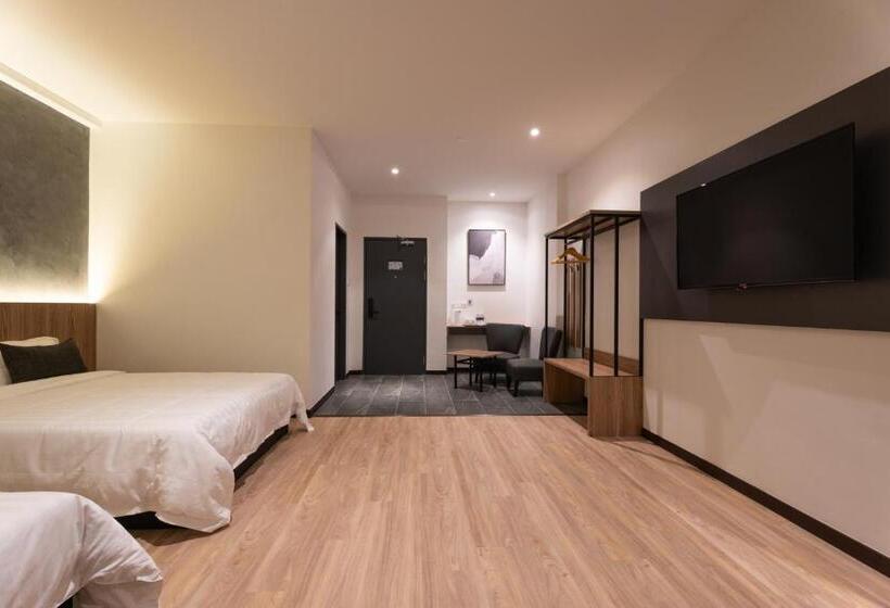 Quarto Familiar Superior, Blu Sentral