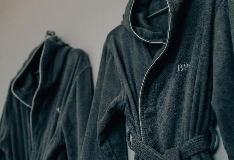 스탠다드 룸 킹사이즈 침대, Botanical Pool Club