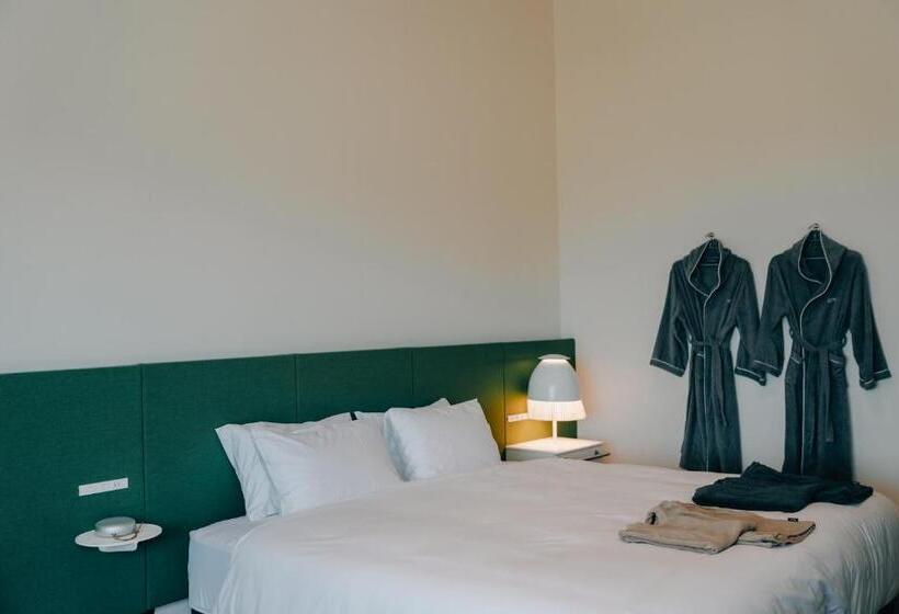 스탠다드 룸 킹사이즈 침대, Botanical Pool Club