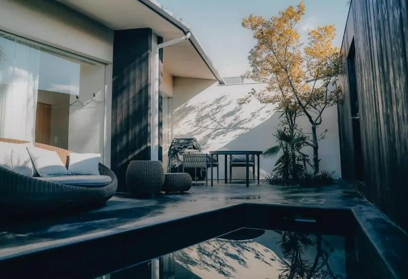 Suite with Pool, Botanical Pool Club