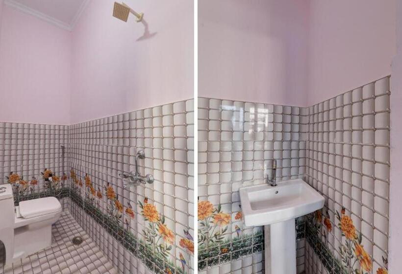 חדר קלאסי לשלושה, Oyo Aj Up 52