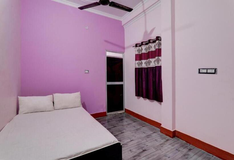 חדר קלאסי לשלושה, Oyo Aj Up 52