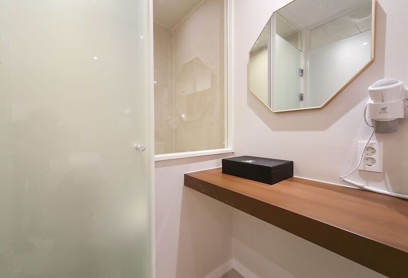 Номер Deluxe, Busan Daeyeondong Hotel Bosco