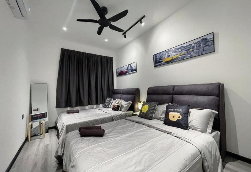 اتاق خانوادگی, Brick Garden