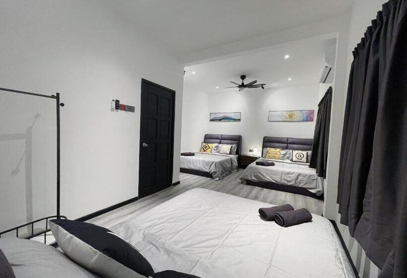 اتاق خانوادگی, Brick Garden