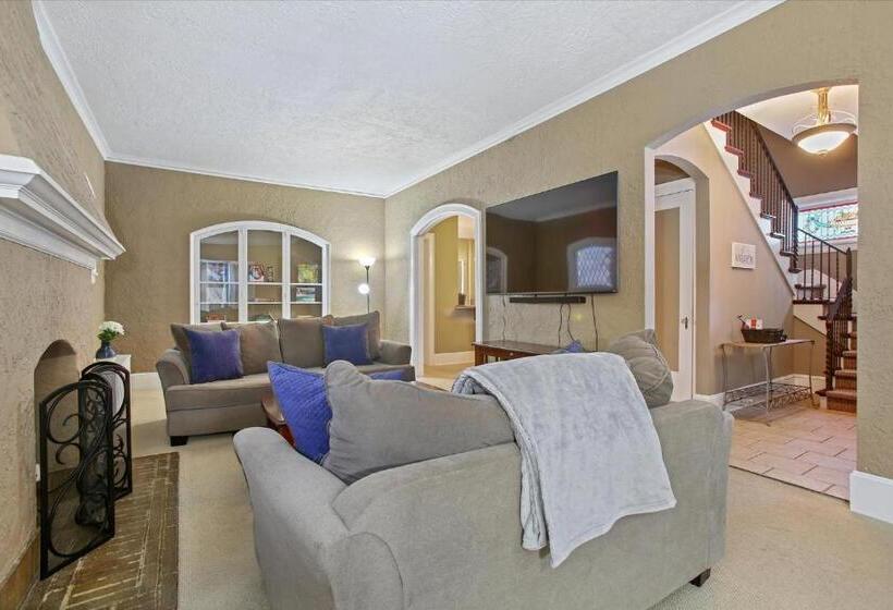 اتاق خانوادگی, Greenridge Getaway:near Universities & Attractions