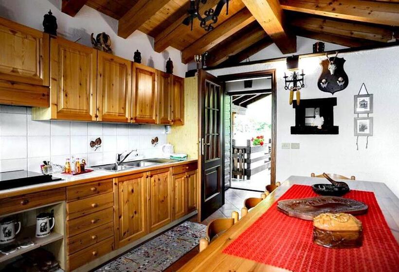 اتاق استاندارد با چشم‌انداز کوهستان, Maison Sylvie