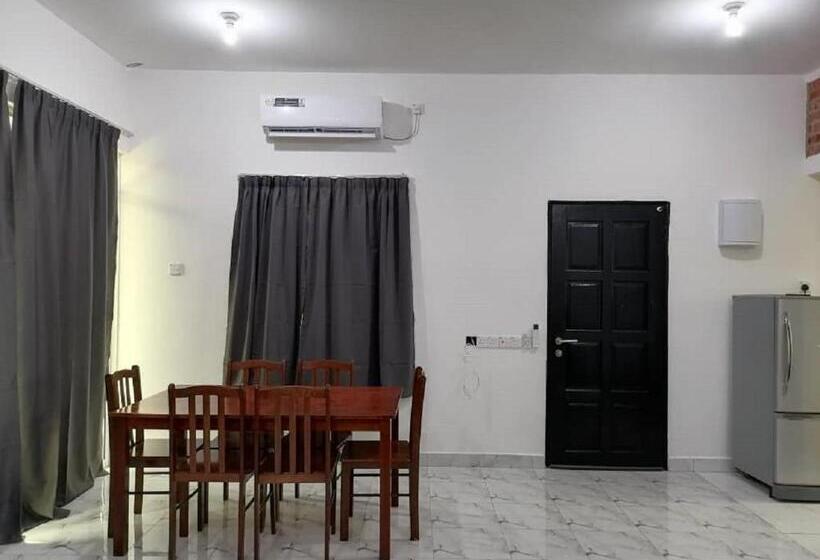 חדר משפחתי, Room_kerteh