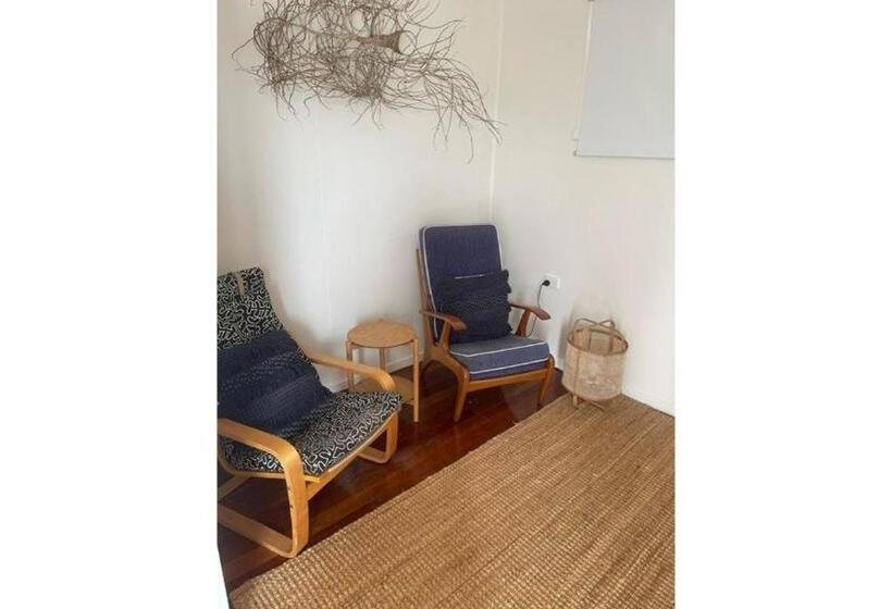 1间卧室的房子, Saltwater