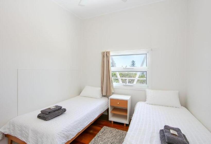 1间卧室的房子, Saltwater