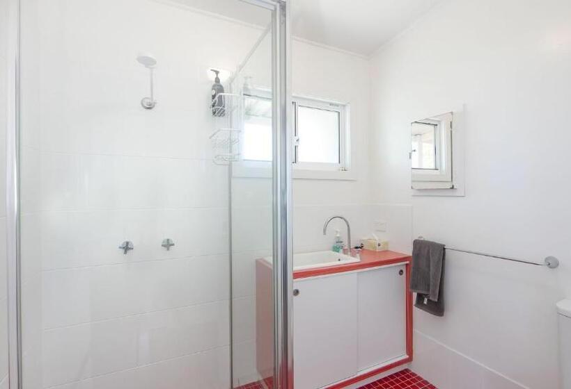 1间卧室的房子, Saltwater