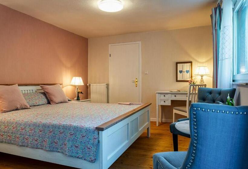 غرفة قياسية مزوَّدة بتراس, Pension Im Landhausstil Im Brombachtal, Odenwald