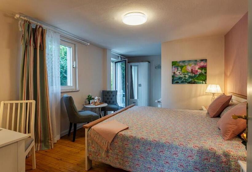 غرفة قياسية مزوَّدة بتراس, Pension Im Landhausstil Im Brombachtal, Odenwald