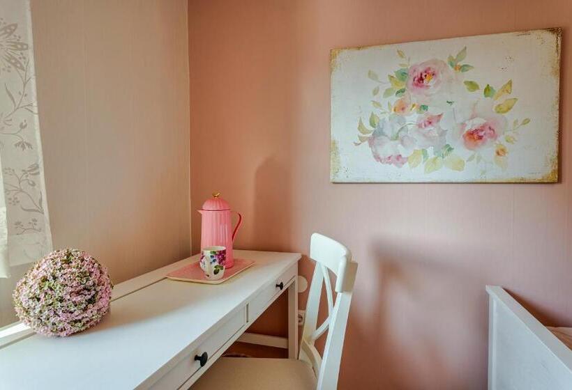 غرفة قياسية حمام مشترك, Pension Im Landhausstil Im Brombachtal, Odenwald