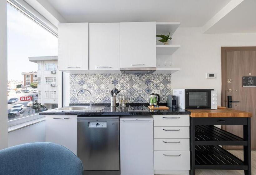 스탠다드 스튜디오, Stella Stays Istanbul Etiler