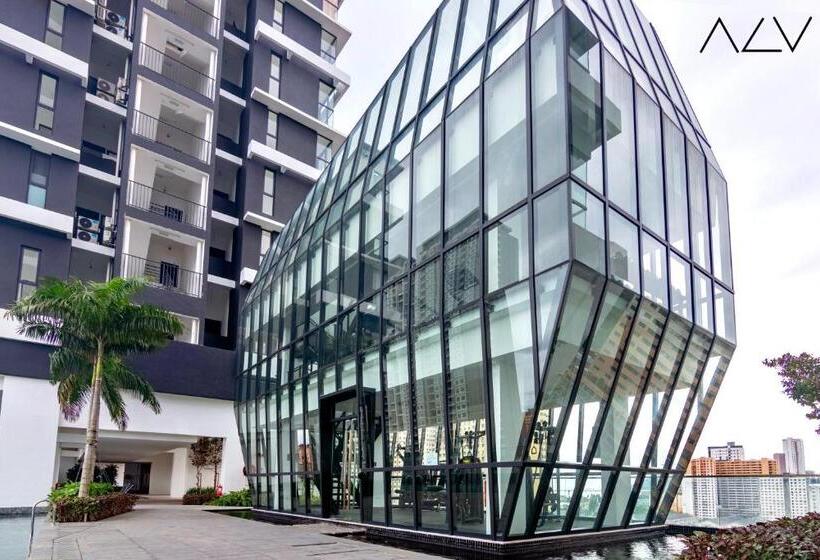דירת חדר נוף לים, Urban Suites, Classic Collection By Stellar Alv