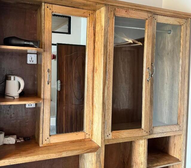 اتاق استاندارد با تخت بزرگ, Night Trails