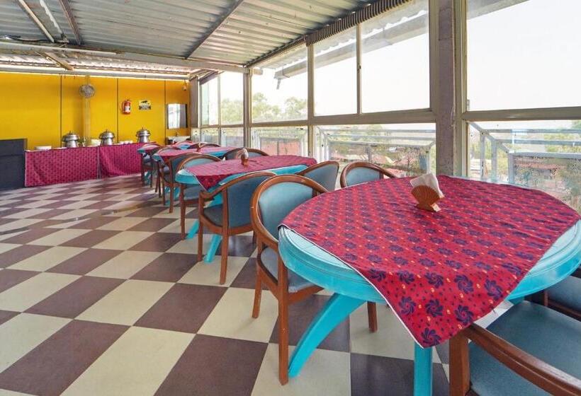 חדר קלאסי לשלושה, Collection O Silverleef Hotels And Resorts