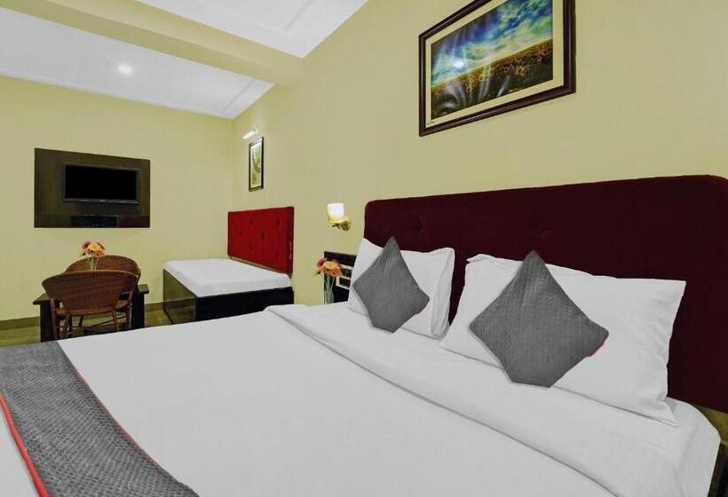 חדר קלאסי לשלושה, Collection O Silverleef Hotels And Resorts