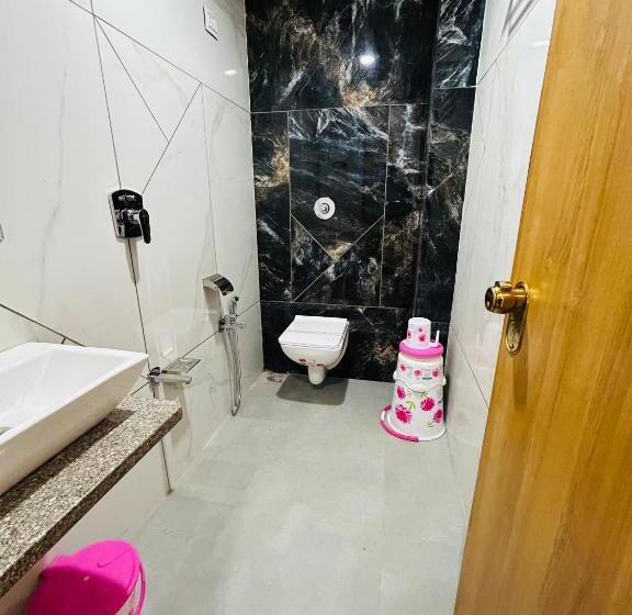 Quarto Familiar, Asopalav