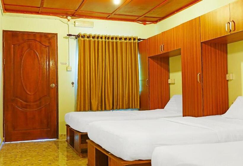 جناح عائلي, Capital O 90557 Dedsaan Beach Village