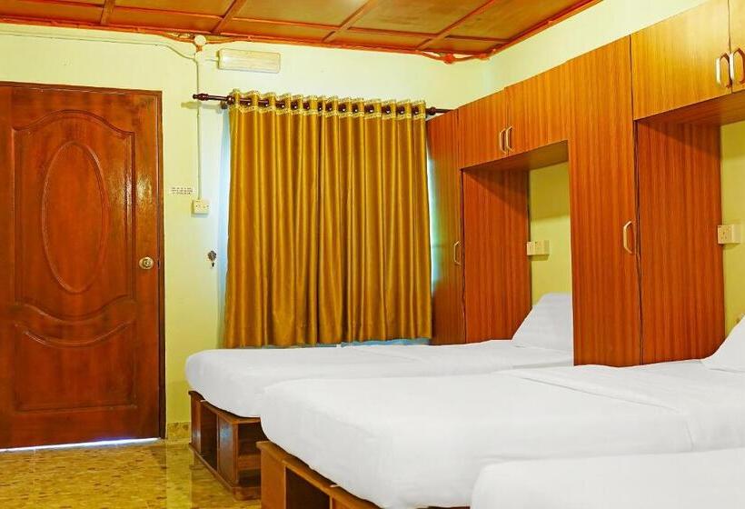 جناح عائلي, Capital O 90557 Dedsaan Beach Village