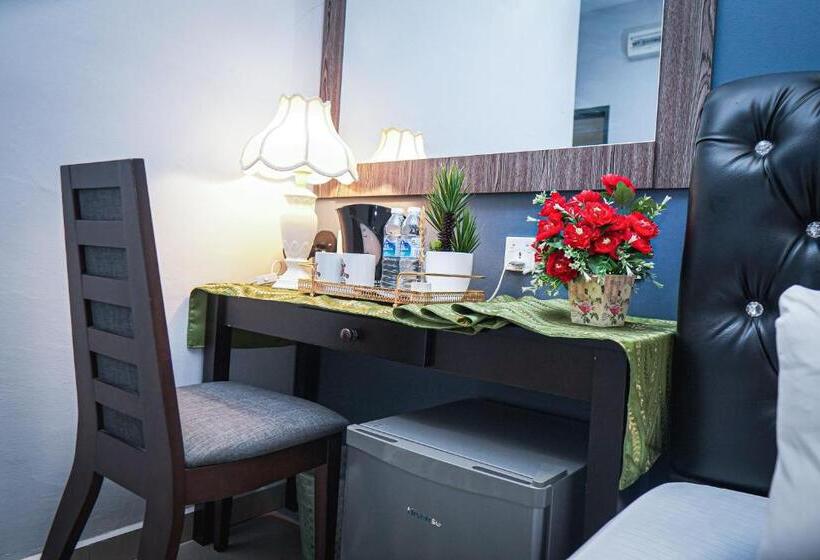 غرفة ديلوكس, Ghazrins Desaru