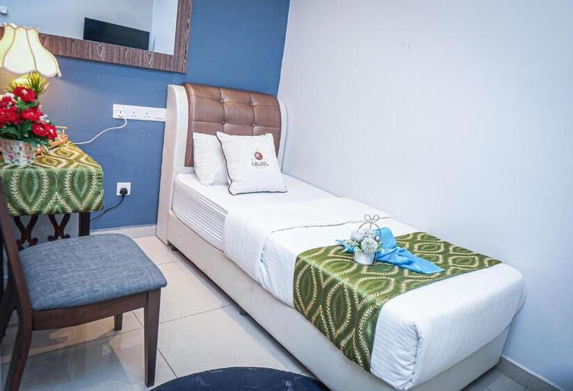 غرفة قياسية فردية, Ghazrins Desaru