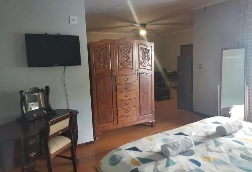 スタンダードルーム, Sanloo Manor Guesthouse