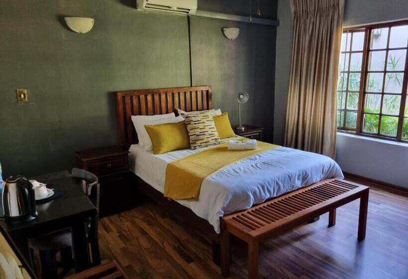 חדר אקונומי, Sanloo Manor Guesthouse