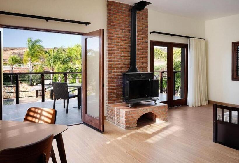 جناح مطلّ علي الحديقة, Surya