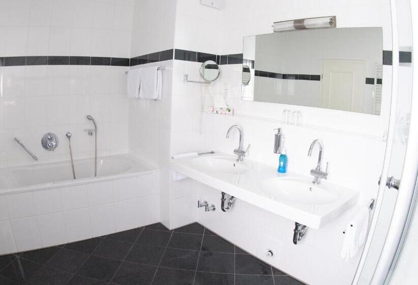 Люкс Повышенной Комфортности, Kaisergarten Hotel I Restaurant