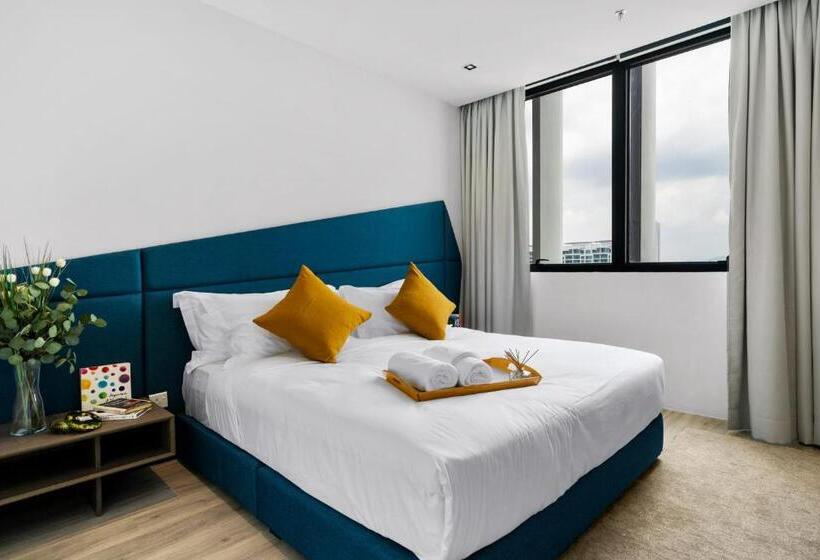 شقة غرفة واحدة, Lumi Tropicana