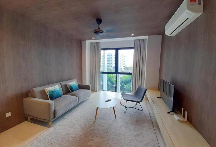 شقة غرفة واحدة, Lumi Tropicana