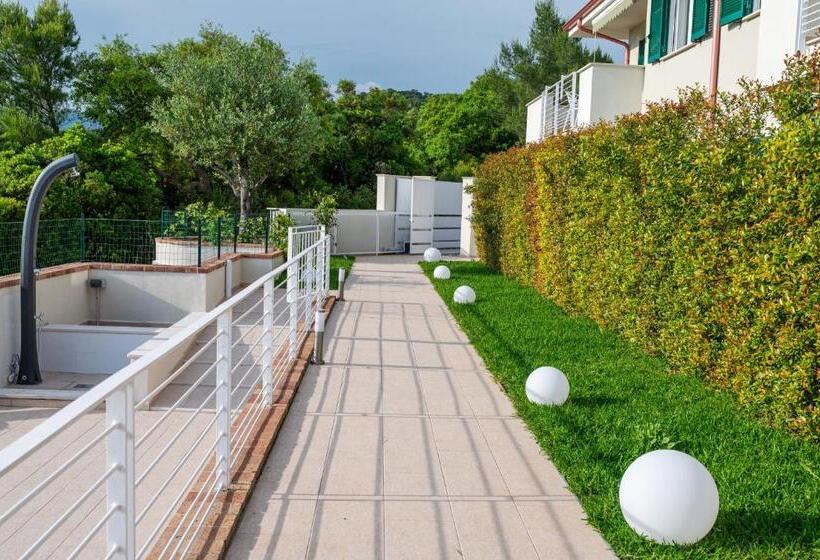 דירת חדר נוף לגינה, Magarella