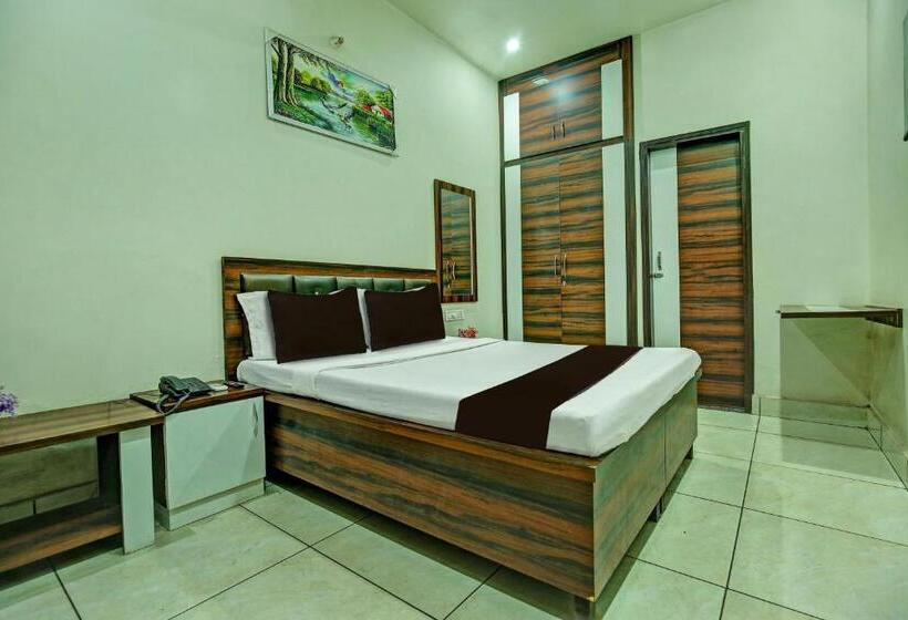 三人经典房间, Oyo Hotel Royal Galaxy