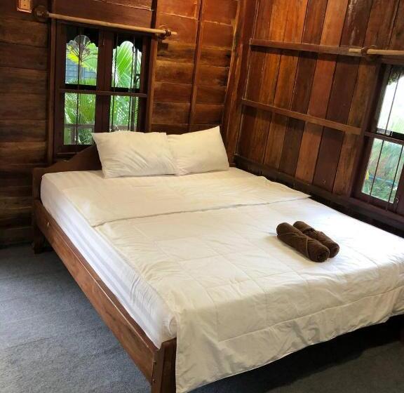 اتاق لوکس با بالکن, Treuy Koh Bungalow