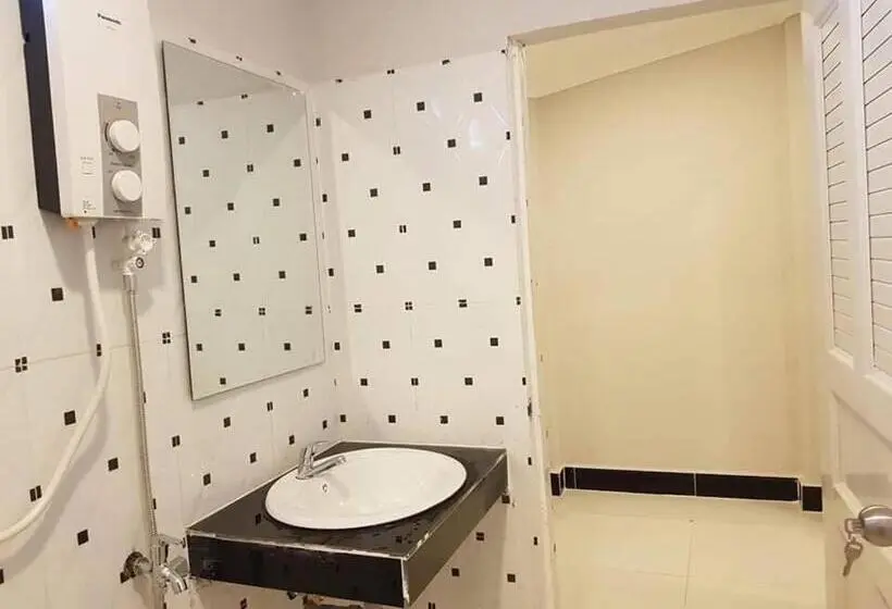 اتاق لوکس با بالکن, Treuy Koh Bungalow