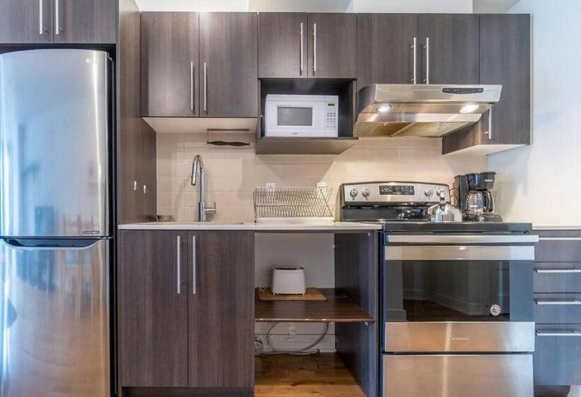 Suíte, Rozenhaus Montreal