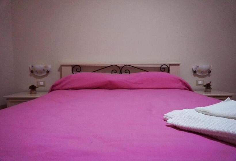 バルコニー付きスタンダードルーム, Aprile Bed And Breakfast